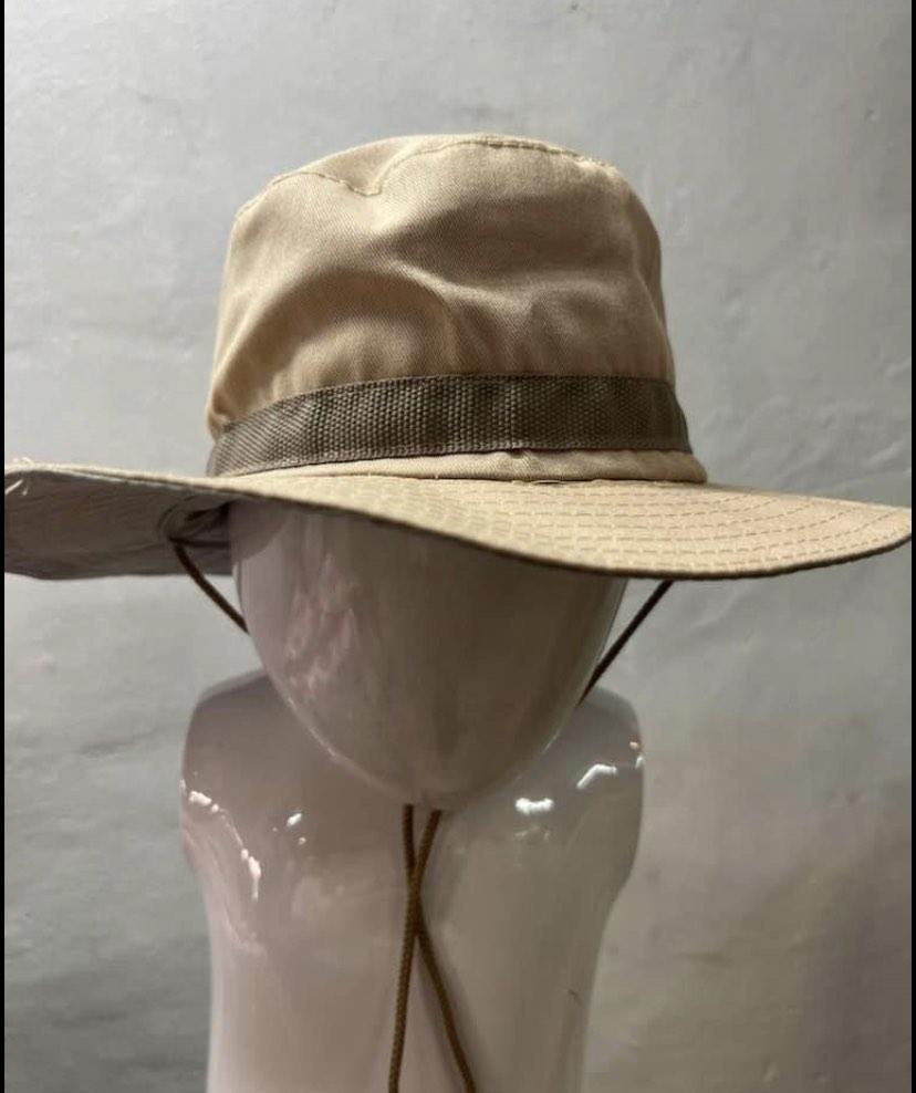 Safari hat (Category: Caps & Hats) located in Pasay City. Submitted by shirley.manacsa (Listing ID 1186758398, Image 1). Description: .