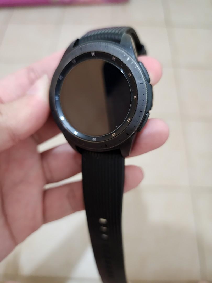 Galaxy watch sales 42mm on wrist