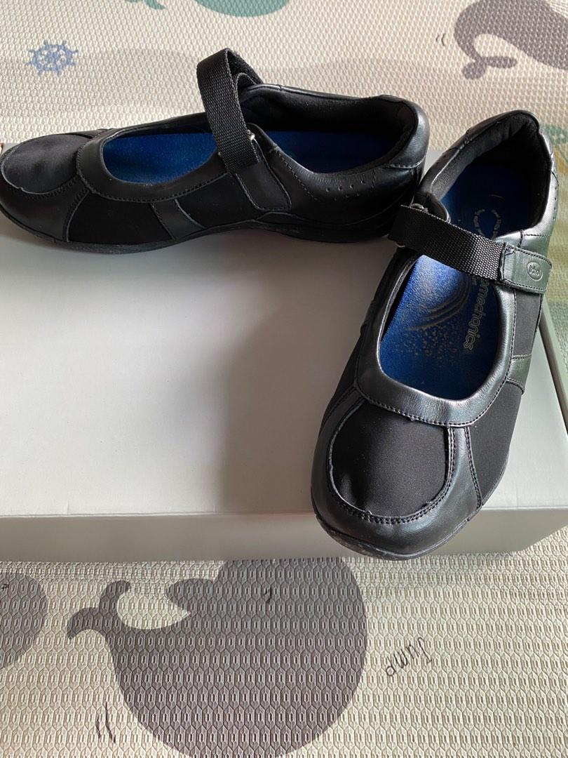 scholl biomechanics shoes