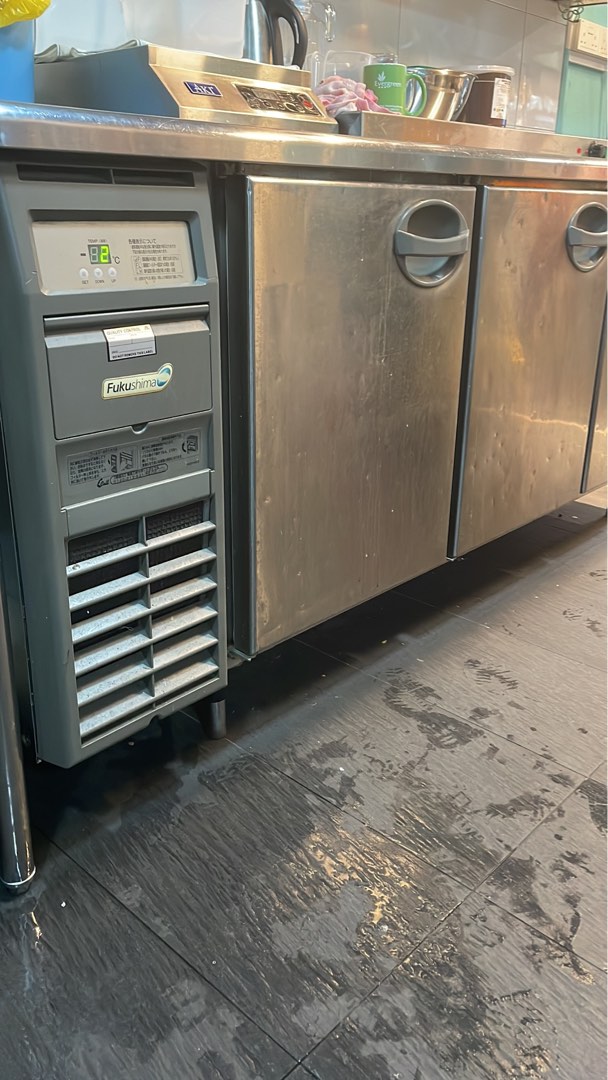 Second hand chiller, TV & Home Appliances, Kitchen Appliances