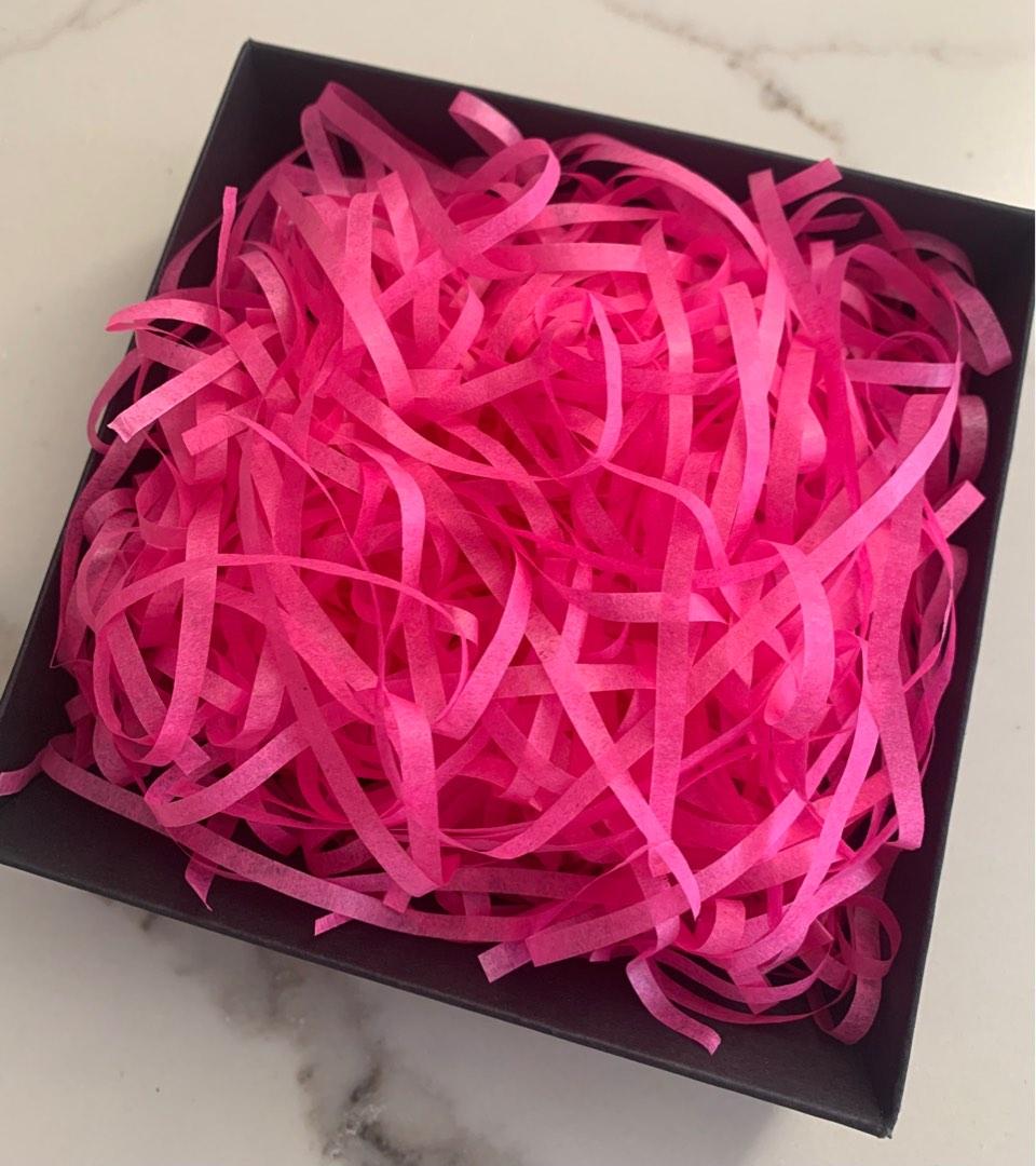 SHREDDED TISSUE PAPER Cerise Pink, Hobbies & Toys, Stationery & Craft