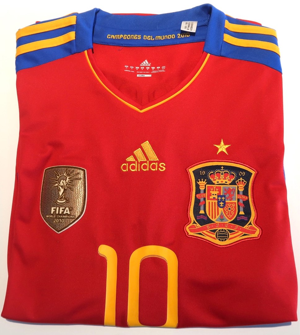 Spain National Football Team Jersey, Men's Fashion, Activewear on Carousell