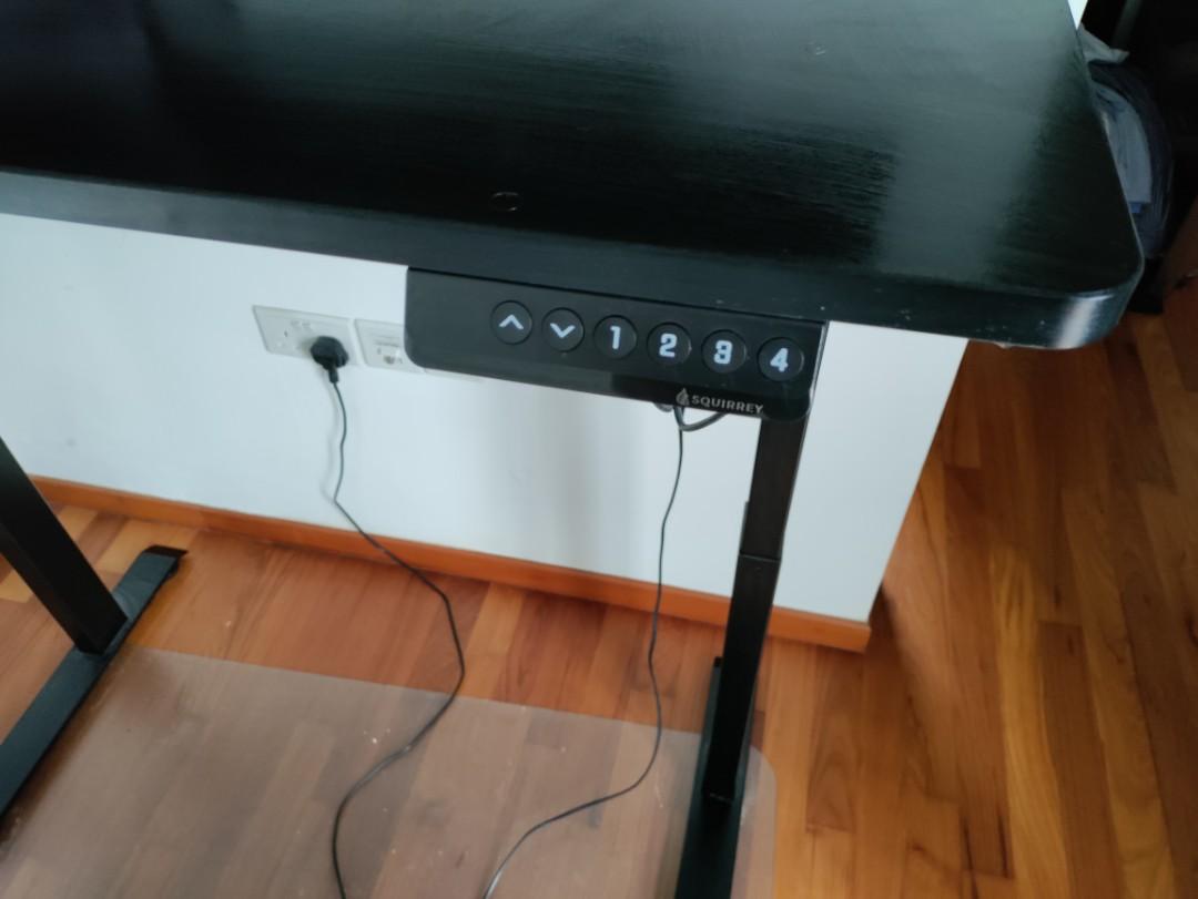 Squirrey Electric Height Adjustable Desk Smart Edition [Sitting