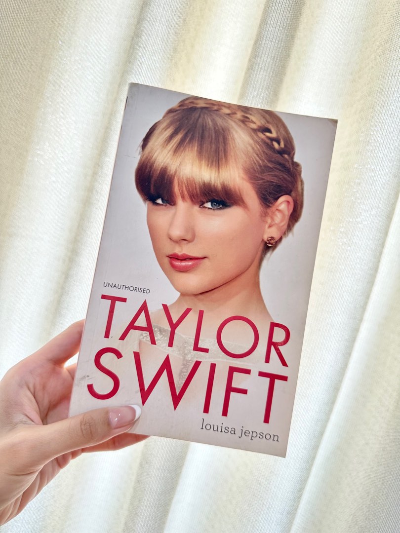 Taylor Swift Book by Louisa Jepson, Hobbies & Toys, Books & Magazines