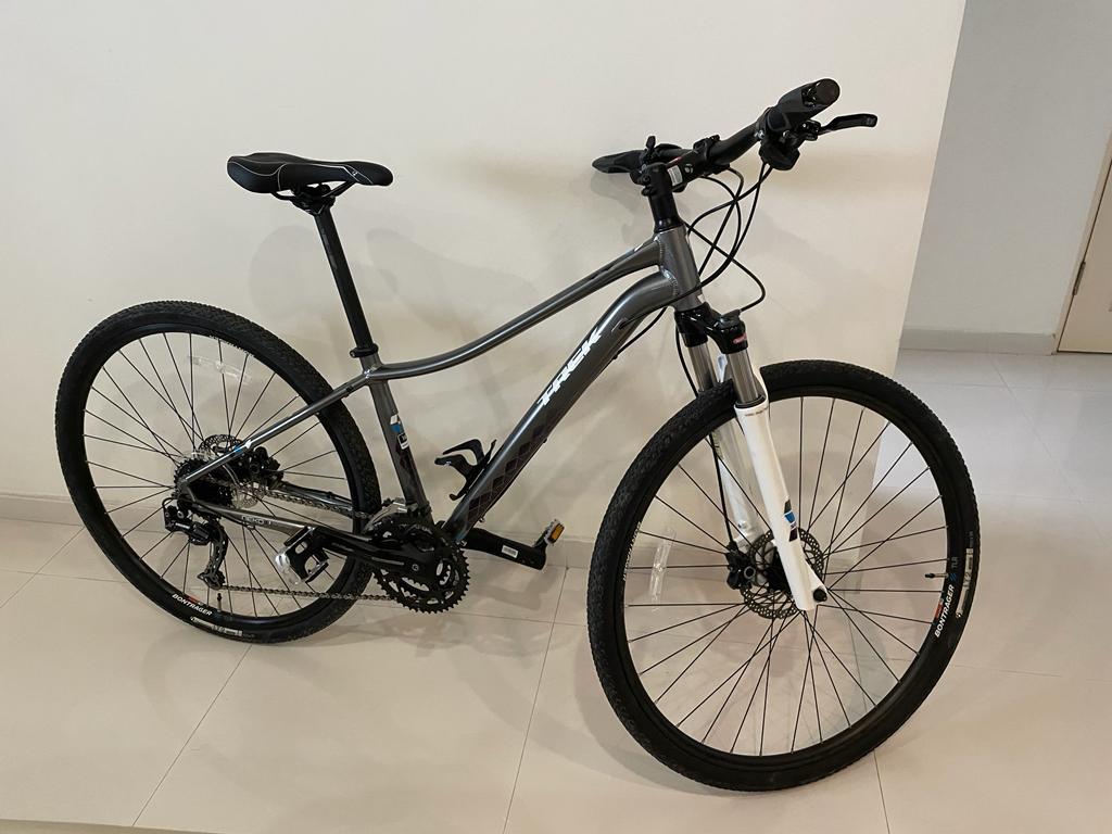 Trek hybrid Neko 1 women s bicycle Sports Equipment Bicycles