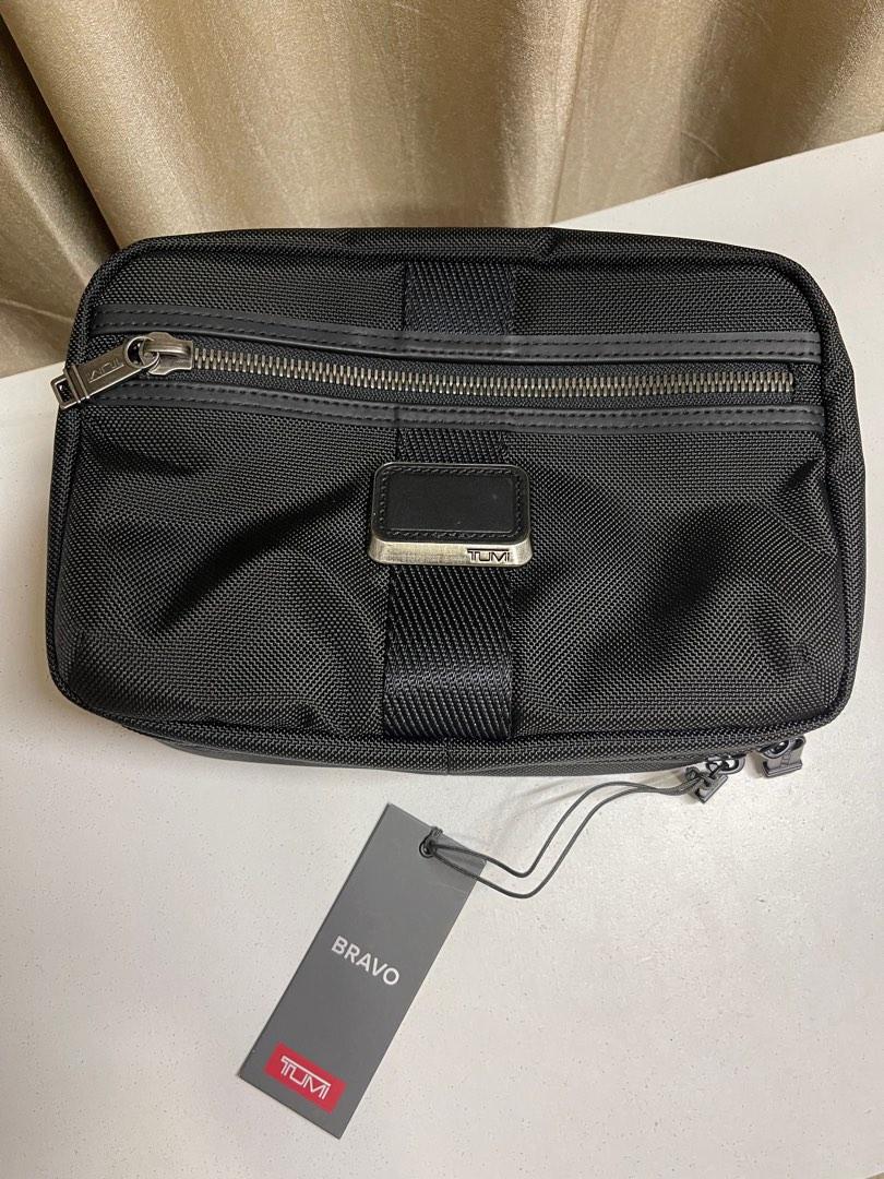 Tumi leather toiletry discount bag