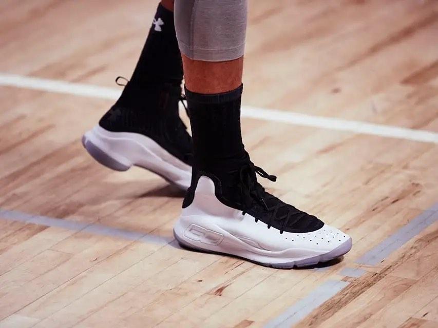 Under Armour Curry 4 “White Black” US10 Uk9, Men's Fashion, Footwear,  Sneakers on Carousell