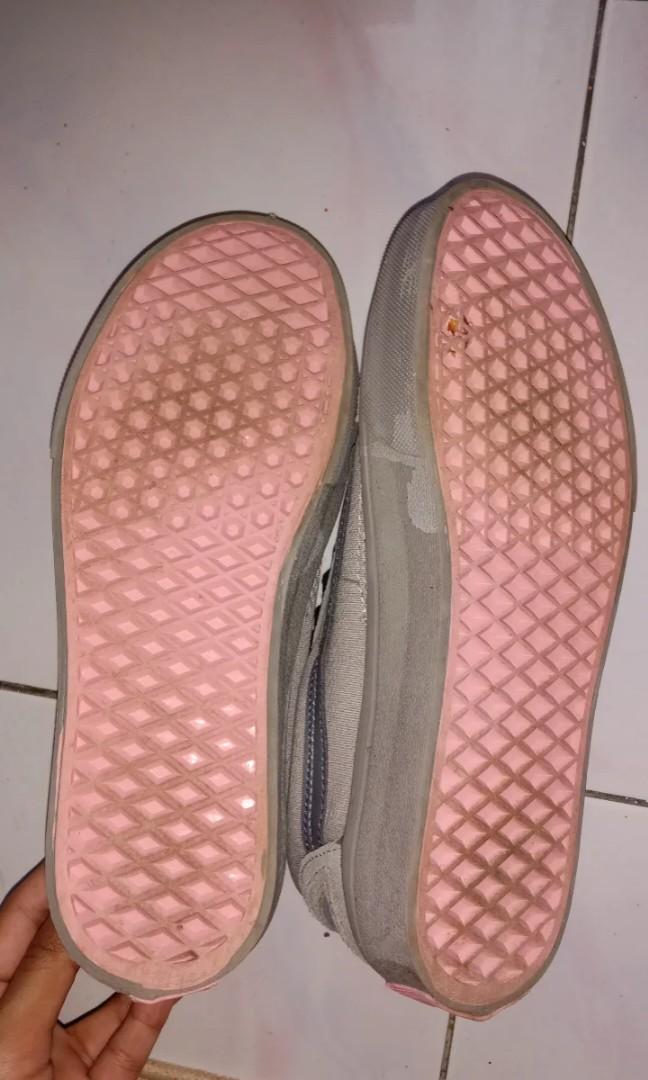 Grey pink vans store