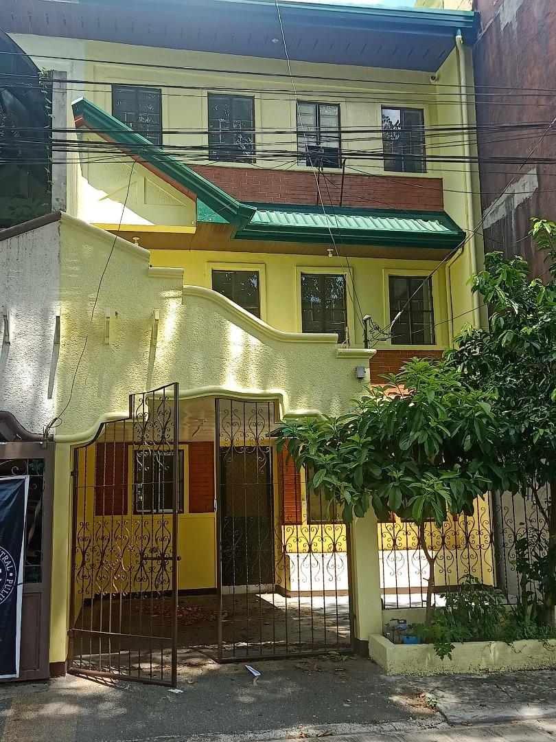 Villa Esmeralda Townhouse in Sta Rosa Laguna for sale!, Property, For