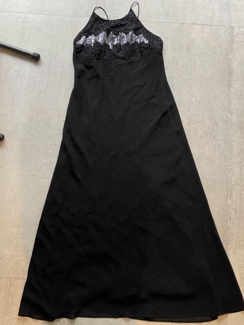 Vintage Evening Gown With Beaded Bodice (Category: Evening dresses & gowns) located in Makati City. Submitted by l.o.cin (Listing ID 1186792278, Image 3). Description: Hello there! Thank you for dropping by my shop! All my preloved items are hand-washed with Ariel detergent, so they’re clean and ready to use when you receive them. Here’s some general information on this listing: Description: I wouldn't be selling this beauty if it could fit me! T