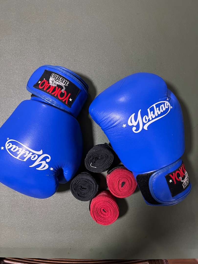 Yakkao 14oz gloves, Sports Equipment, Other Sports Equipment and