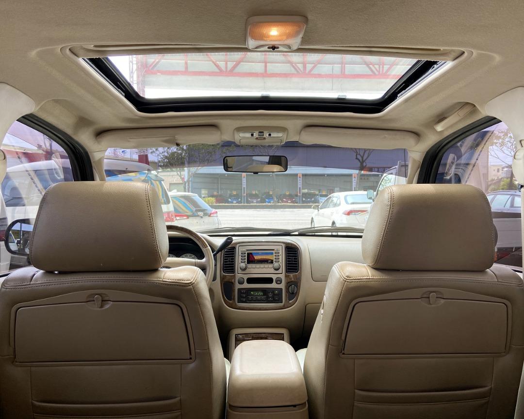 福特 ESCAPE 2.3 天窗 電收後視鏡 恆溫空調 ABS 安全氣囊 鋁圈 倒車雷達 車頂行李架 一手車 里程保證 照片瀏覽 7