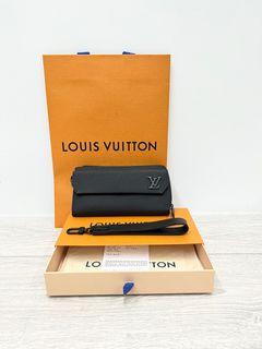 法國 Louis Vuitton M69831 男性手拿長型錢包 NT$ 40000
