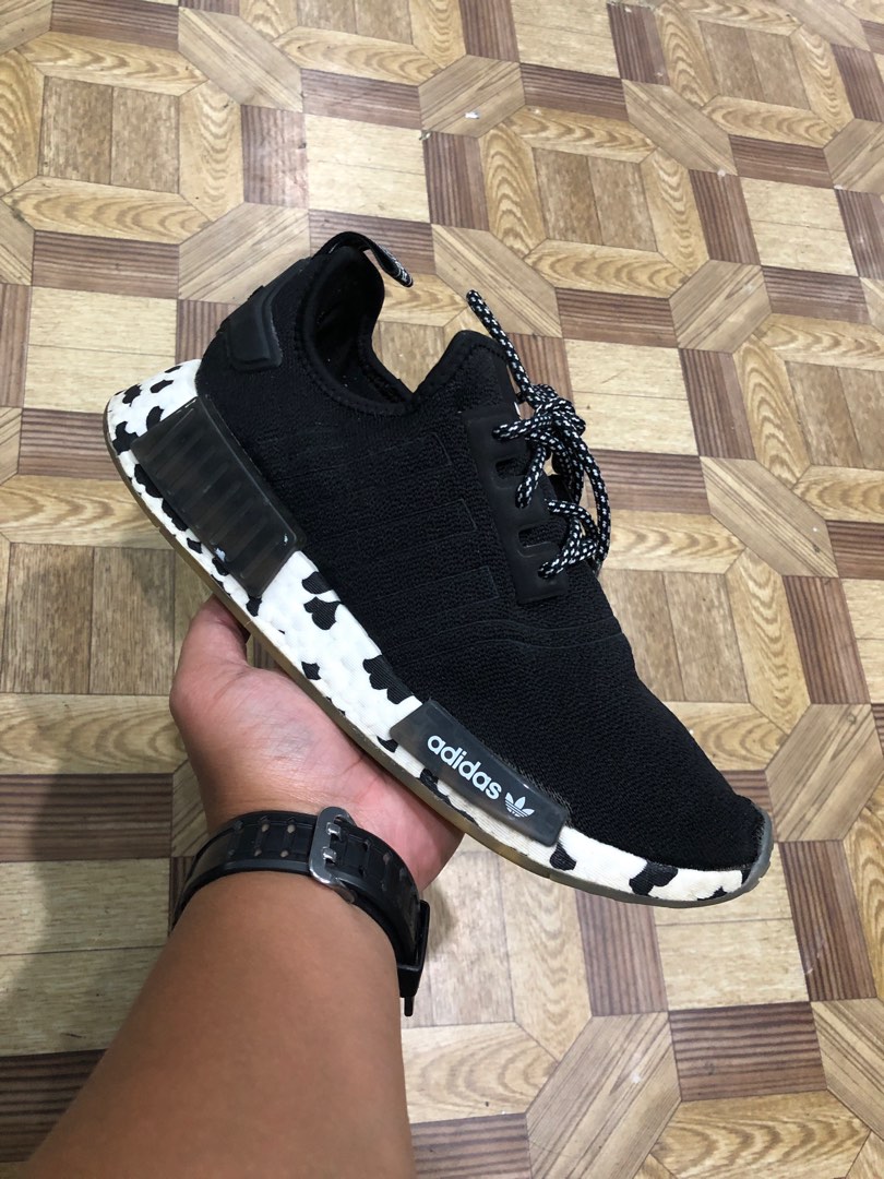 Adidas NMD R1 Core Black/Cloud White(8 US M), Men's Fashion, Footwear,  Sneakers on Carousell