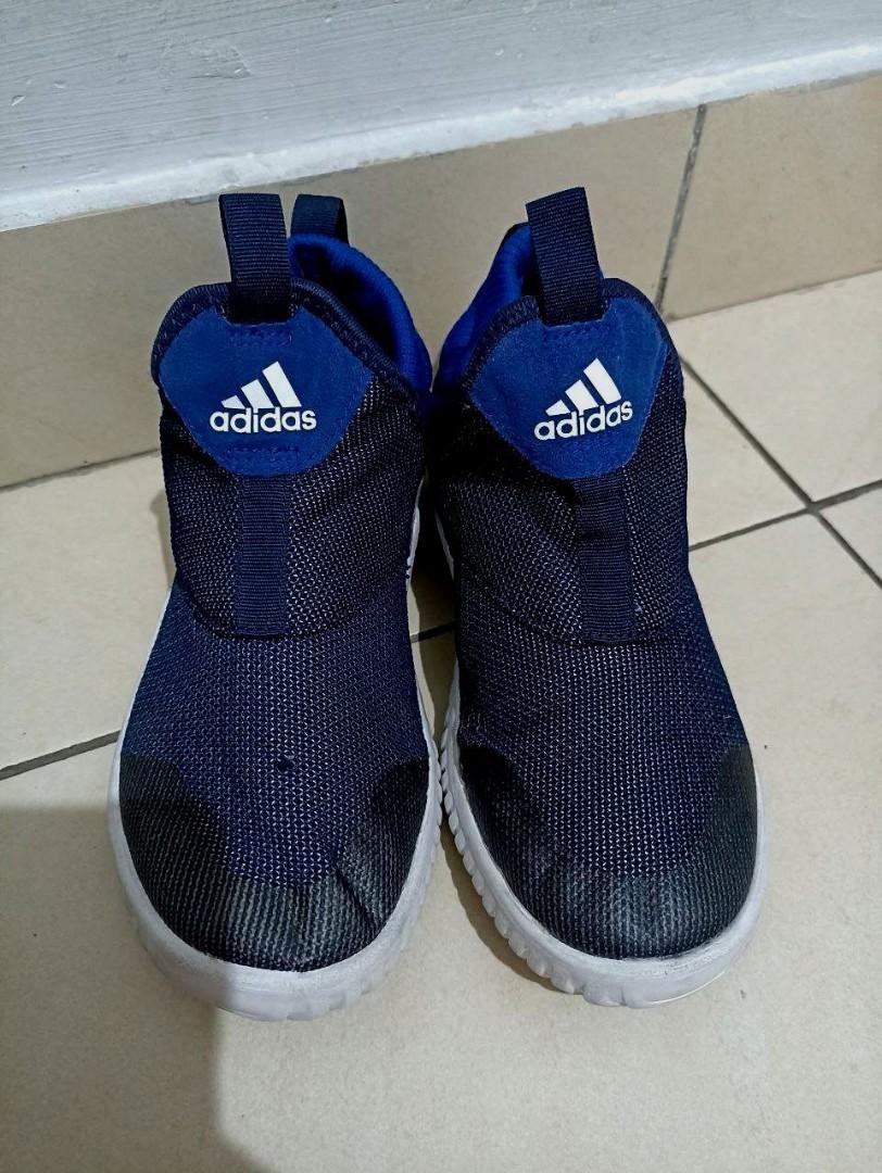 Adidas slip on 34 2025