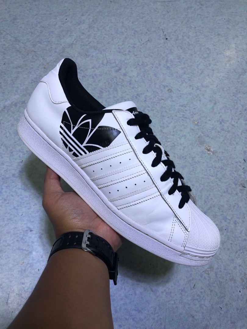 superstar black white