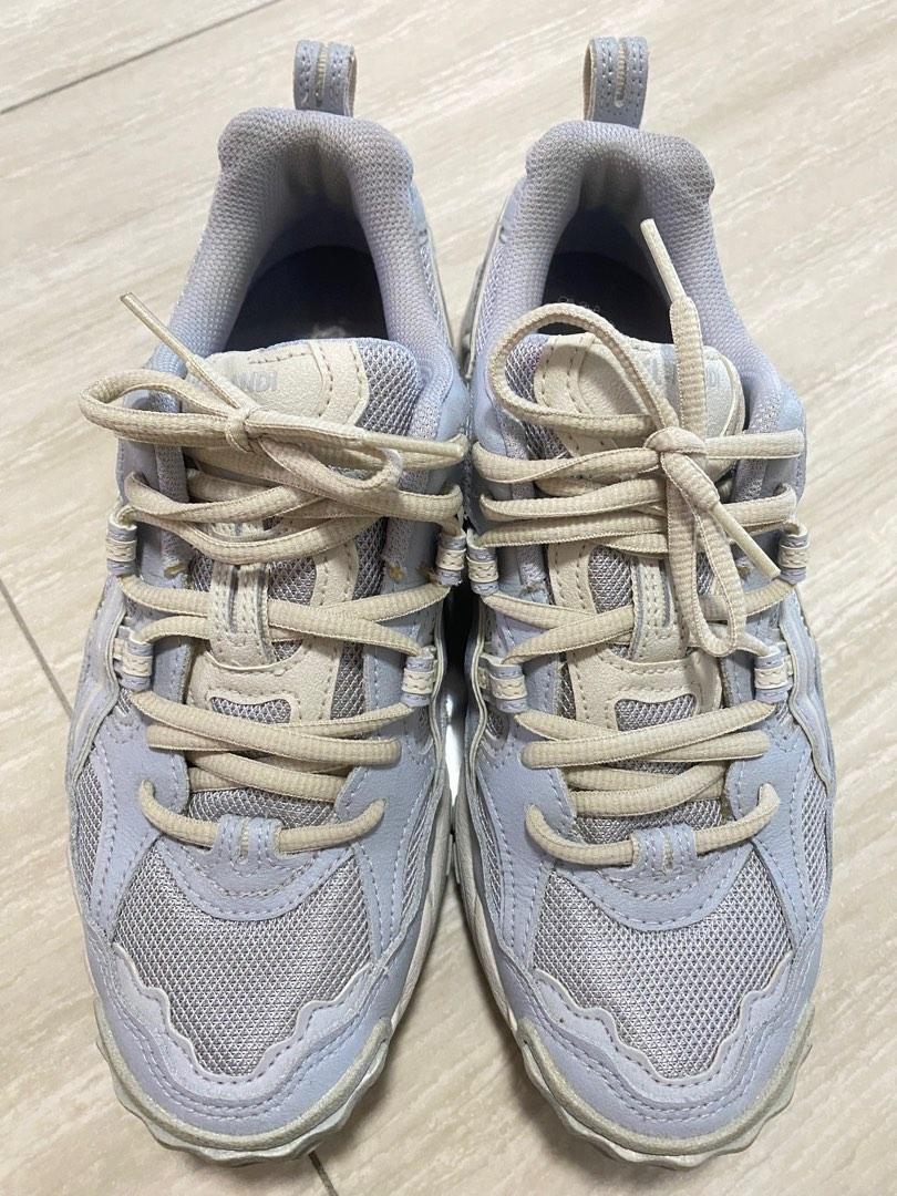 gel nandi og on feet