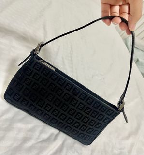 (Category: ) located in . Submitted by chings_closet (Listing ID 1186952119, Image 1). Description: .