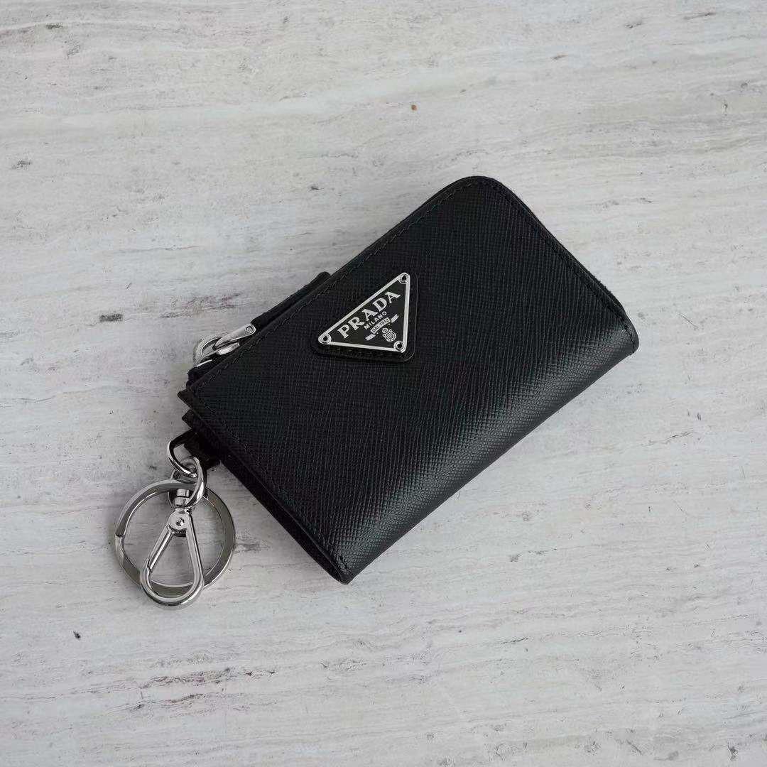 Authentic LV Men's key/coin pouch and card holder , Men's Fashion, Watches  & Accessories, Wallets & Card Holders on Carousell