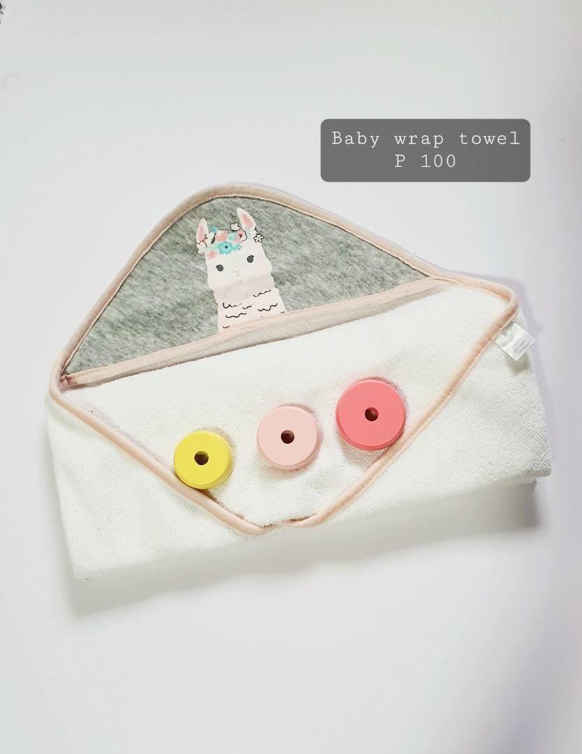 Baby Hooded Towel (Category: Other Baby Bathing & Changing Needs) located in Paranaque City. Submitted by chc_mnl (Listing ID 1186910746, Image 1). Description: baby towel.