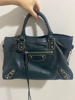 (Category: ) located in . Submitted by clearancegalore (Listing ID 1186983991, Image 1). Description: .
