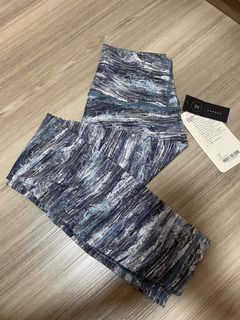 (Category: ) located in . Submitted by lululemoncircularity (Listing ID 1186962145, Image 1). Description: .