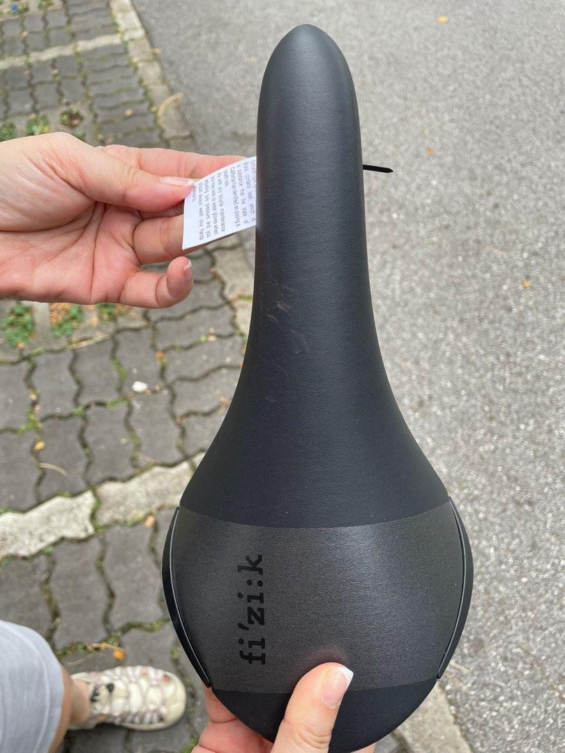 Brand New Fizik Saddle (dekit), Sports Equipment, Bicycles & Parts, Parts & Accessories on