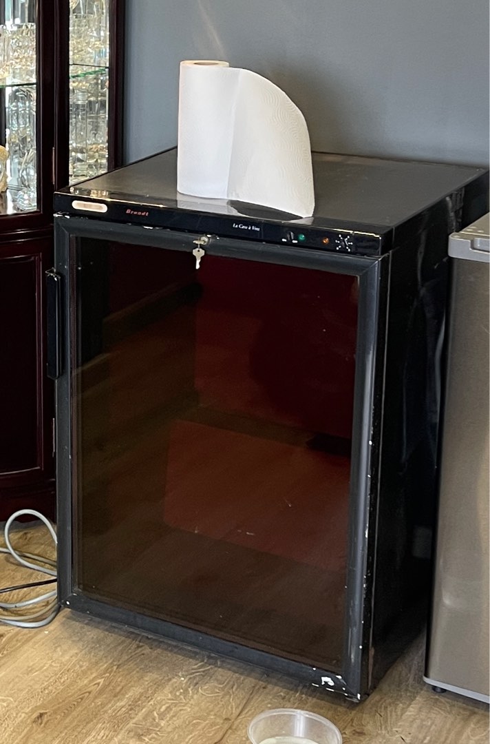 Brandt wine cellar [FREE], TV & Home Appliances, Kitchen Appliances