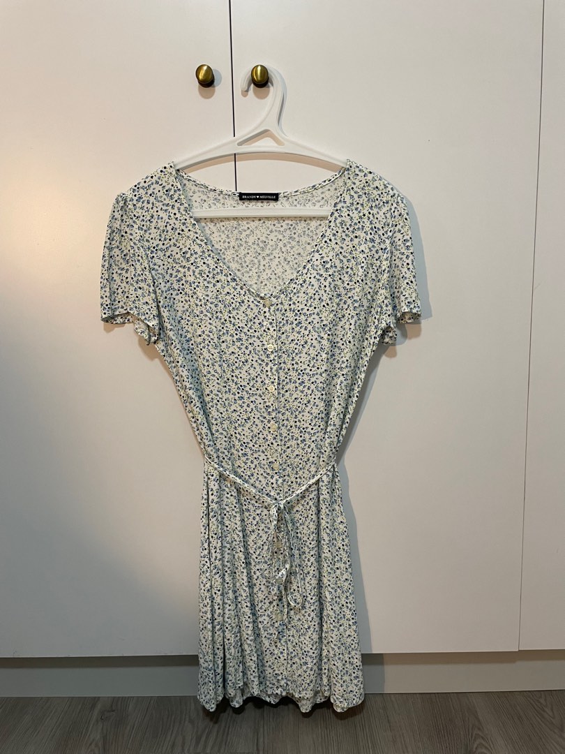 Brandy Melville Lara Dress, Women's Fashion, Dresses & Sets, Dresses on