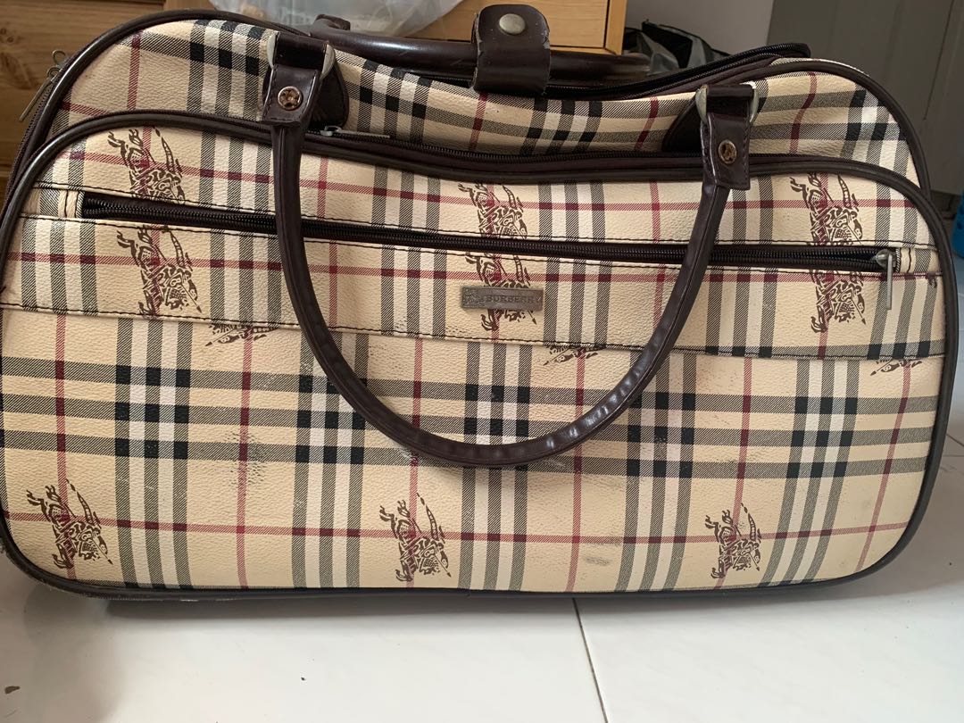 Burberry Travel Bag 8/10, Luxury, Bags & Wallets on Carousell