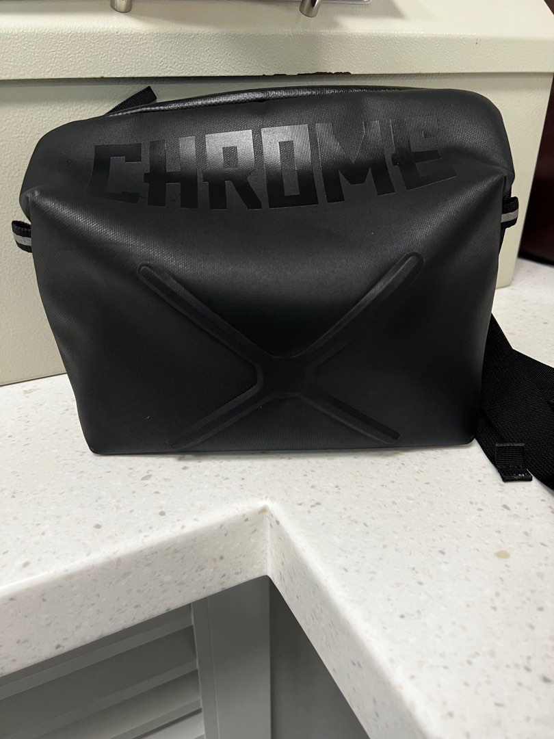 Chrome industries handlebar bag, Sports Equipment, Bicycles & Parts