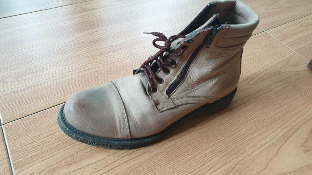 classic mountain boots