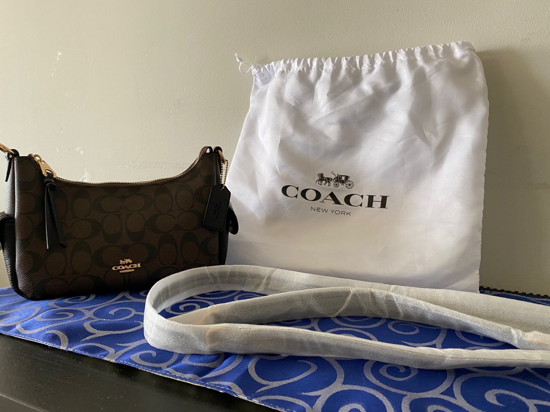 COACH PENNIE SHOULDER BAG 25 IN SIGNATURE, Luxury, Bags & Wallets on  Carousell