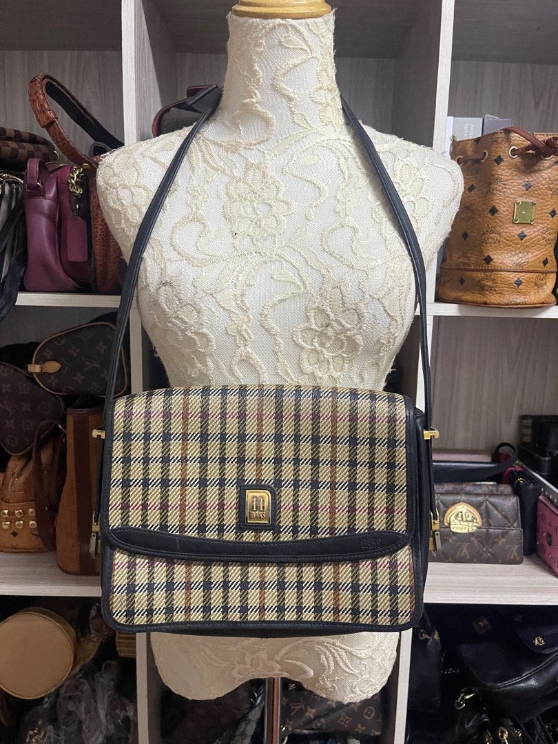 Daks shoulder bag clearance price