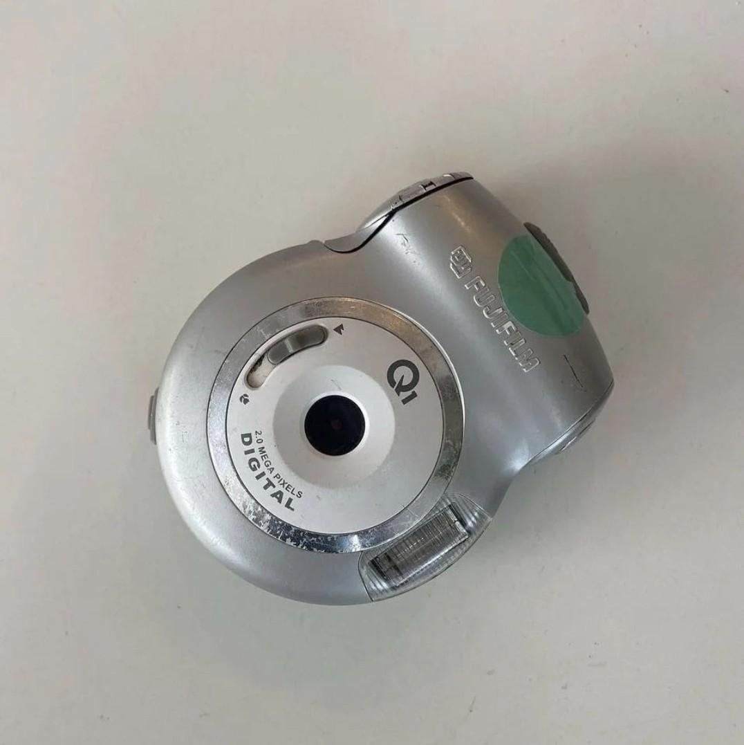 DIGITAL Fujifilm Q1 (Digicam), Photography, Cameras on Carousell