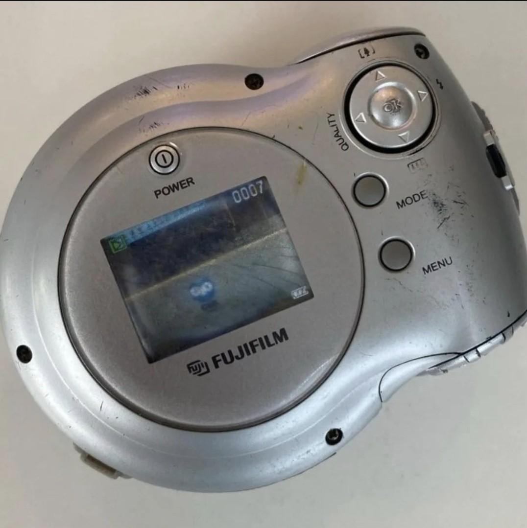 DIGITAL Fujifilm Q1 (Digicam), Photography, Cameras on Carousell