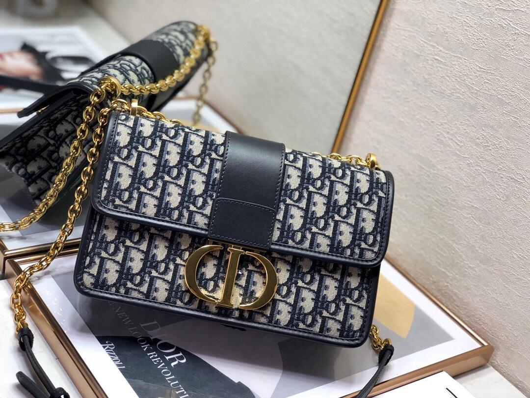 Dior montaigne sales chain