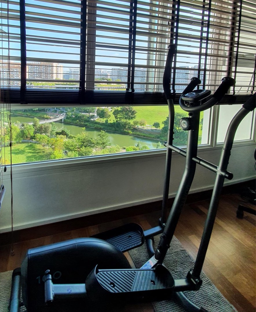 Domyos EL 100 cross trainer's console, Sports Equipment, Exercise ...