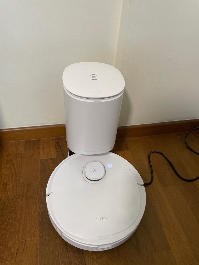 Ecovac Deebot T9Plus Vaccum cleaner and mopping. With Auto empty