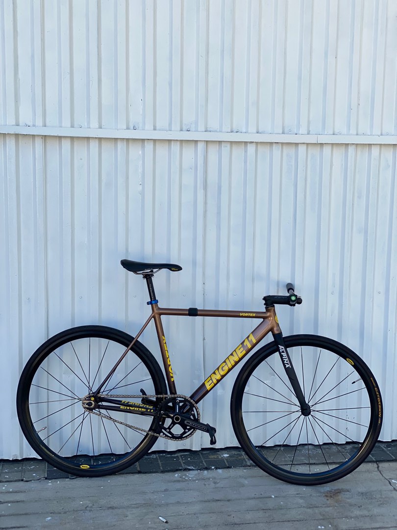 Engine outlet 11 frameset