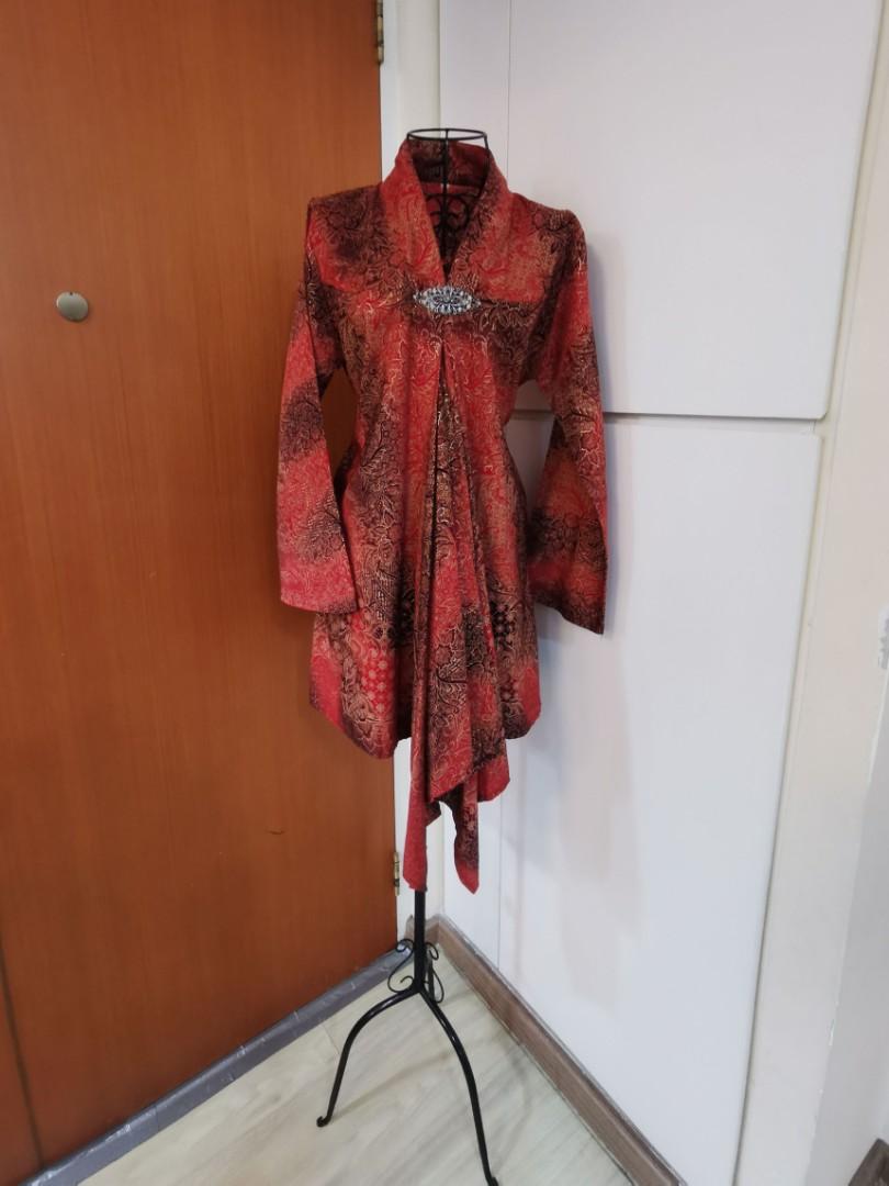 Female Metal Mannequin Stand, Women's Fashion, Watches & Accessories