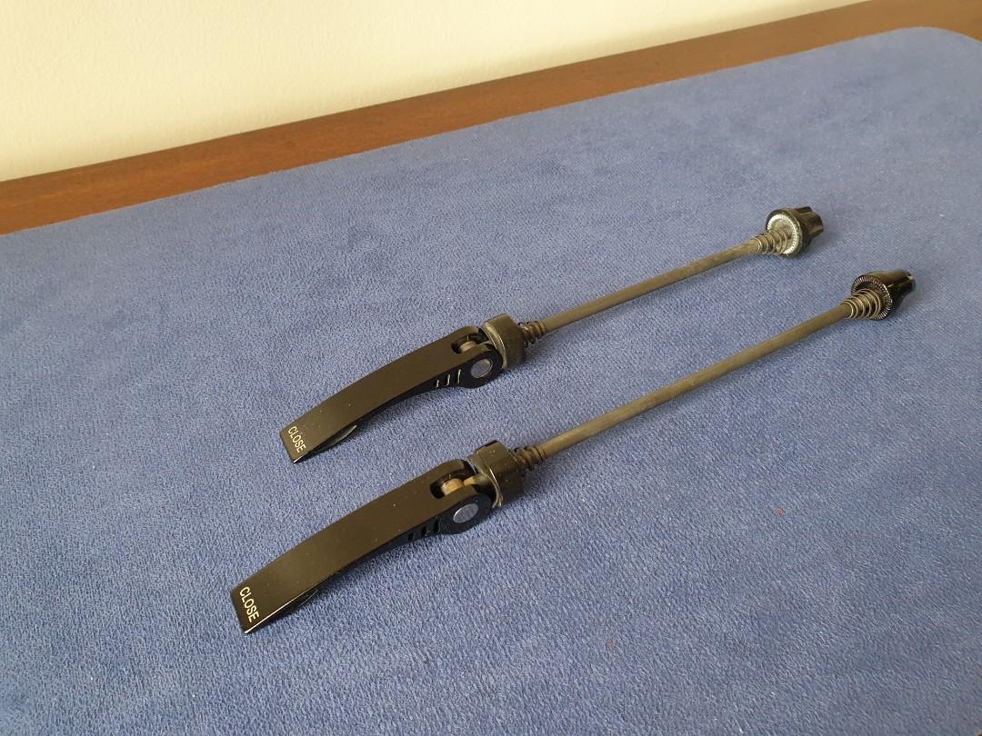 GIANT wheel skewer (Category: Bicycles) located in Bantay. Submitted by backyardcyclist (Listing ID 1186886496, Image 3). Description: GIANT bike wheel skewer original ( extracted from my built MTB) measurements: 145mm length rear 110mm front material: steel axle, alloy lock P500.00 (pairs).