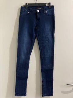 Guess Jeans . Size 27/34