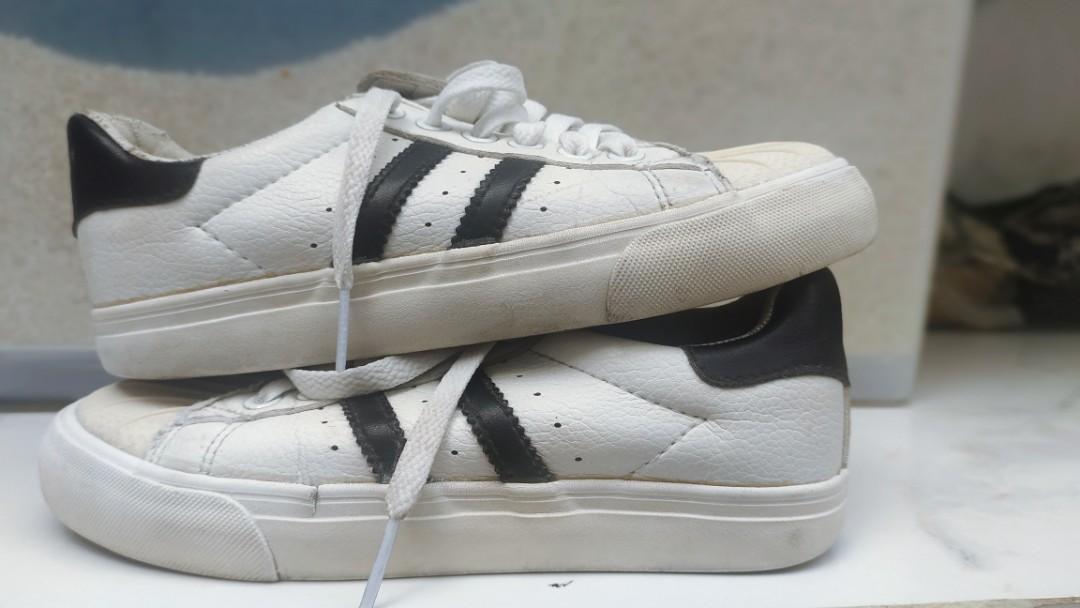 Hotwind, Fesyen Pria, Sepatu Sneakers di Carousell