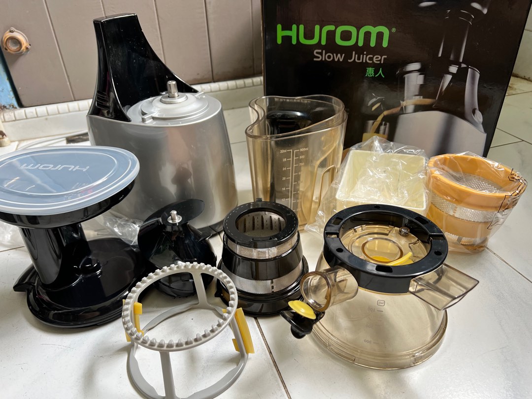 Hurom slow juicer / fruit juicer , TV & Home Appliances, Kitchen