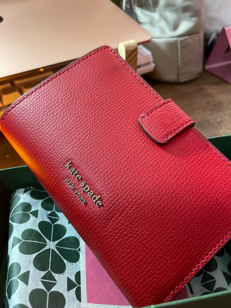 Kate Spade Leila Medium Compact Bifold Wallet in Red Currant (WLR00394),  Luxury, Bags & Wallets on Carousell