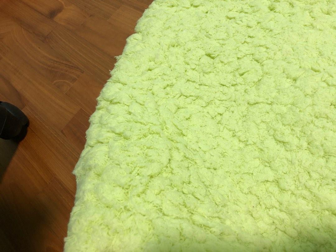 lime green rug carpet, Furniture & Home Living, Home Decor, Carpets
