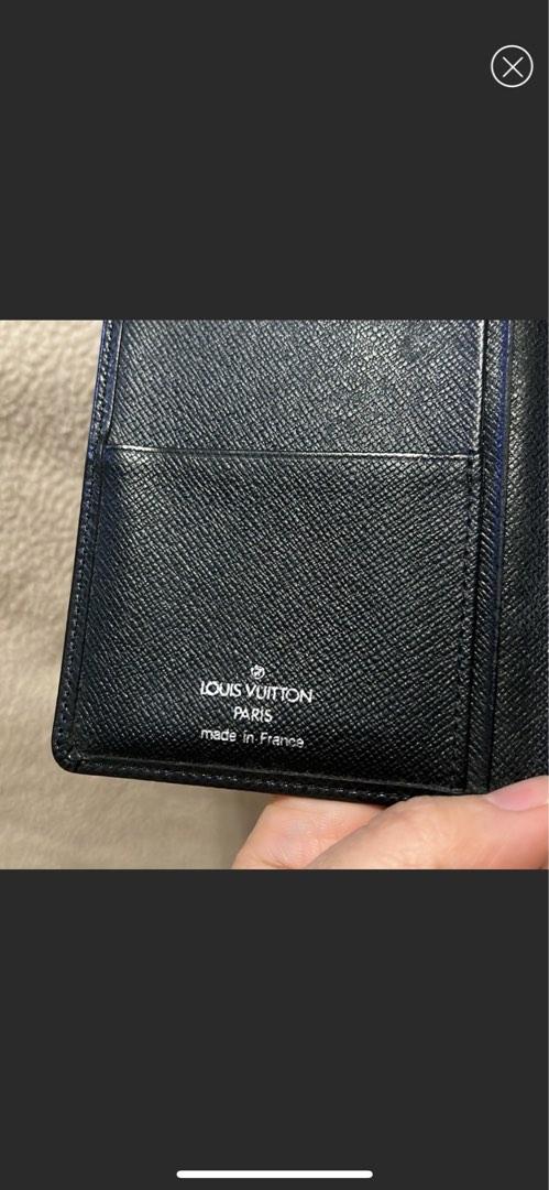 Louis Vuitton 2003 Taiga Leather Bifold Wallet - Black Wallets, Accessories  - LOU803822