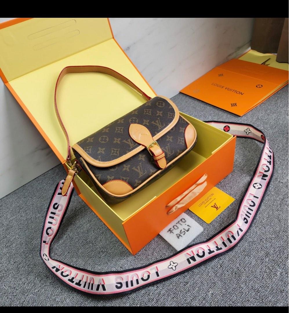 LV lunch box bag, Women's Fashion, Bags & Wallets, Cross-body Bags on  Carousell