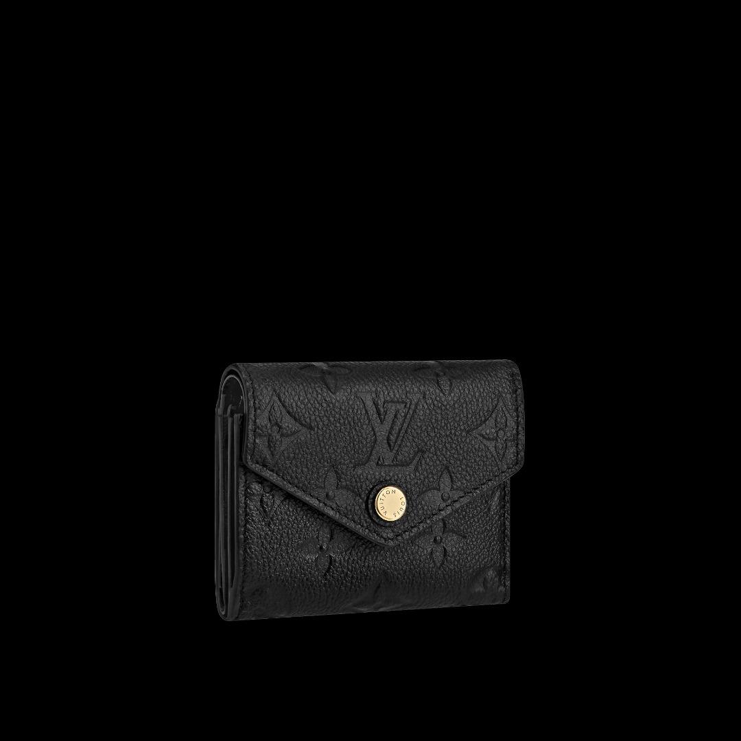 LV ZOÉ Wallet 銀包 （分類：銀包、卡片套）位於 Hong Kong。 由 wakpl2013 提交（商品編號 1186966029，圖片 2）。簡介： LV Zoe Wallet ❤ 輕巧小銀包 後面仲有個卡位, 放張八達通岩晒😊 有5個卡位和 散子位 👍 英國代購 , Full Set ✈️包郵到港 👉 100 % 正版正貨 可Follow Facebook: https://www.facebook.com/Aliceshoppingkingdom 。